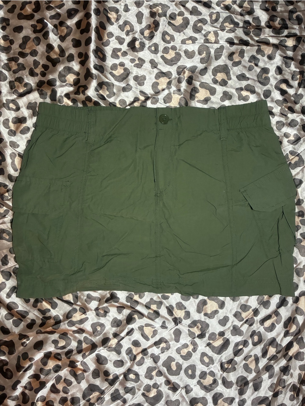 ⭒ angel kiss green cargo skirt